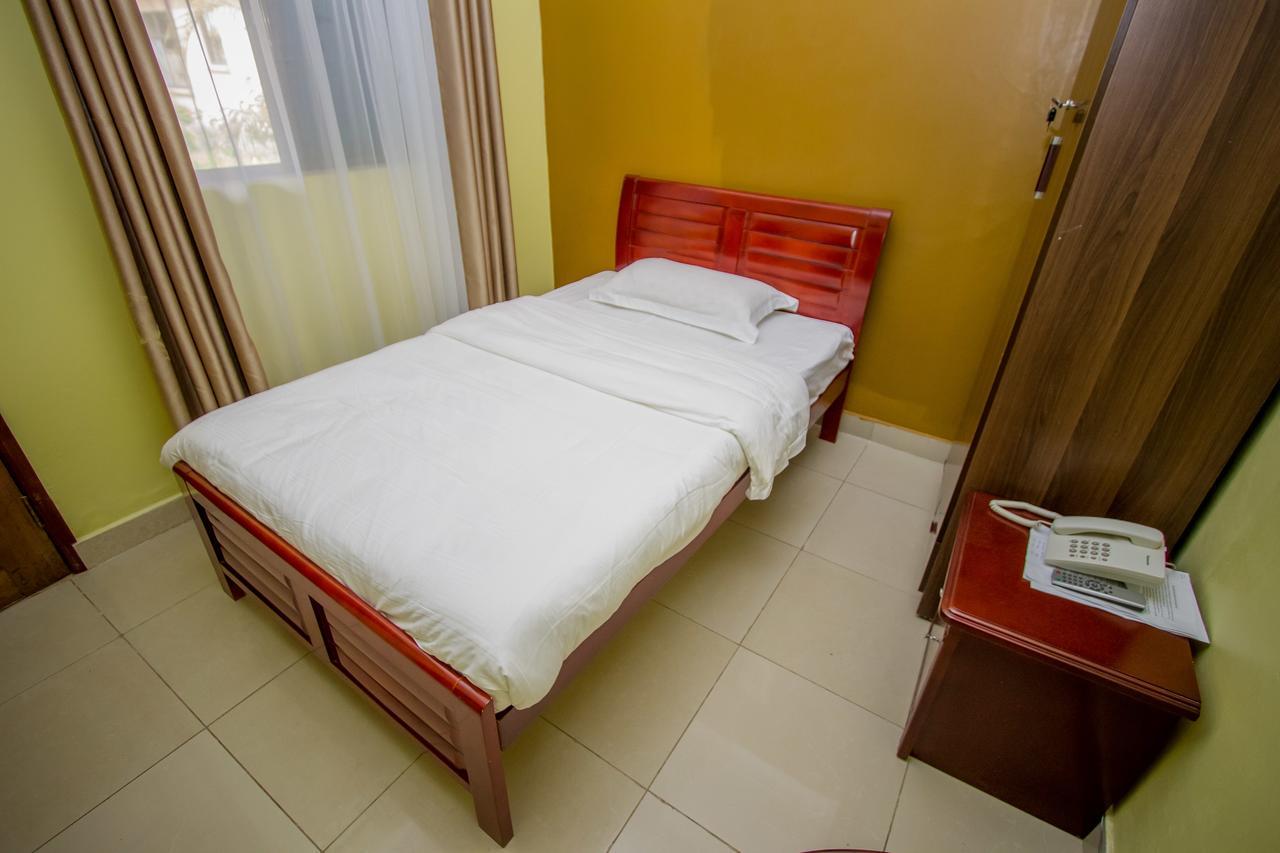 Tuzza Hotel Bushenyi Zewnętrze zdjęcie