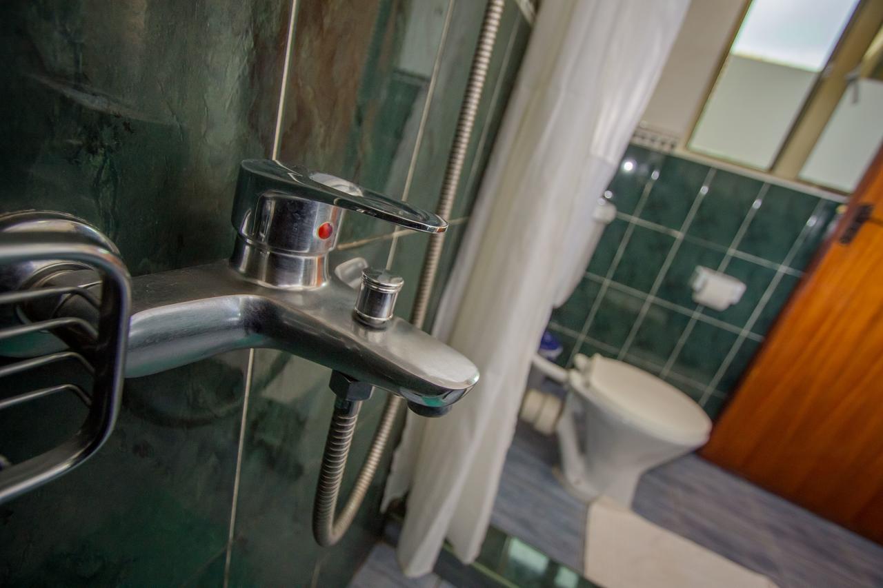 Tuzza Hotel Bushenyi Zewnętrze zdjęcie