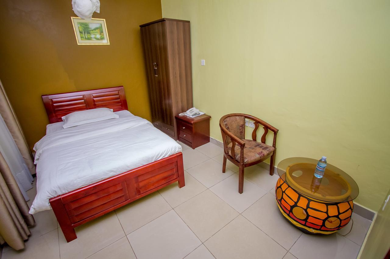 Tuzza Hotel Bushenyi Zewnętrze zdjęcie
