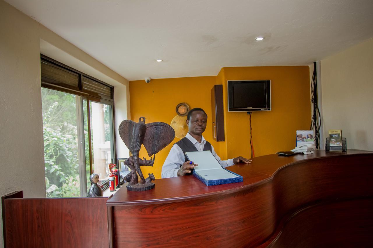 Tuzza Hotel Bushenyi Zewnętrze zdjęcie